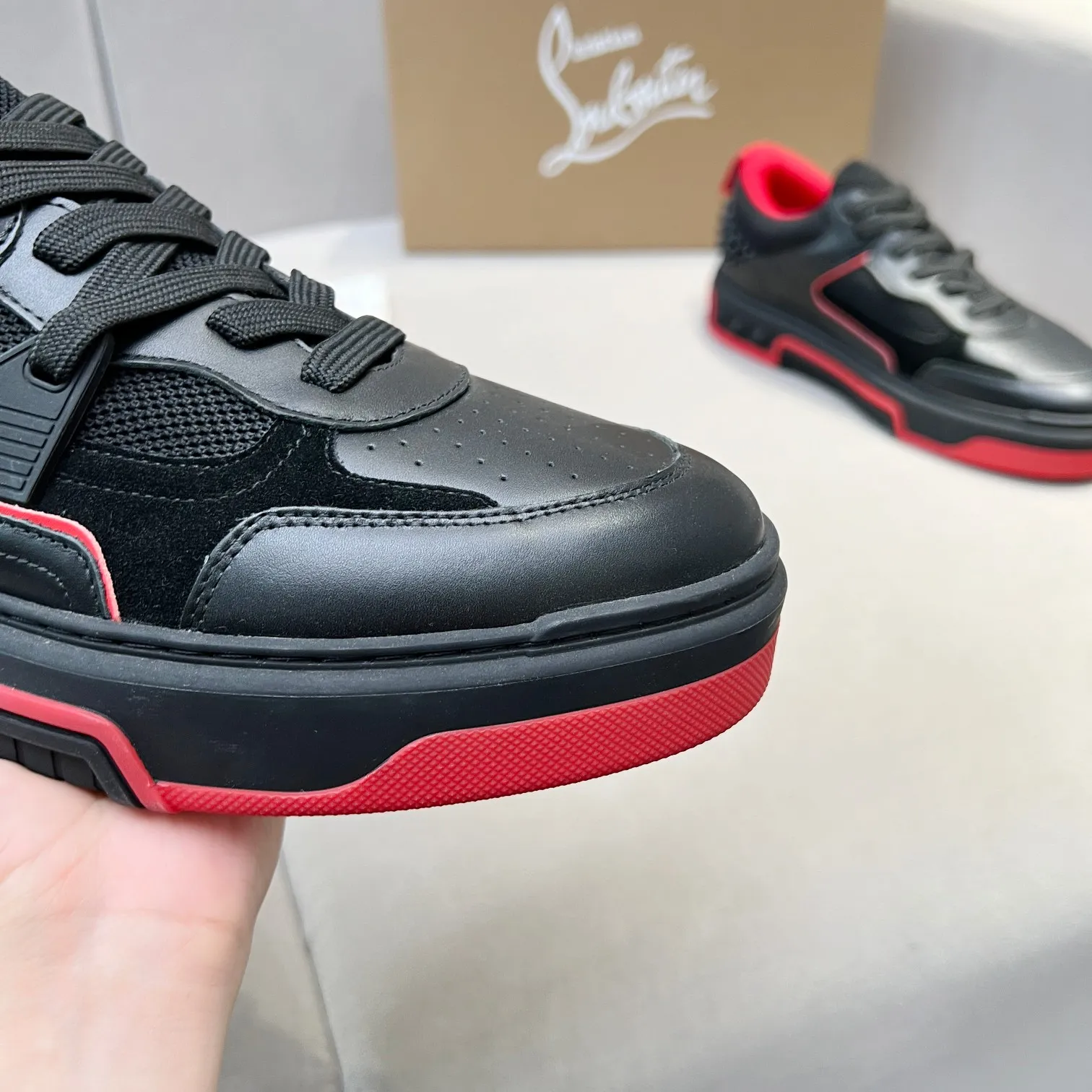 Men's shoes 💰700 🌹🌹🌹̋ Wang Junkai Yang Mi Xu Kai Zhang Jingyi Ding Chengxin Chen Muchi Wang Ziyi Same style Christian Louboutin 2024 [New product] ASTROLOUBI unisex thick-soled sports shoes red-soled shoes perfectly integrate fashion and sports, The fabrics are made of luxurious calfskin, soft suede, smooth satin and laminated leather, and the back is decorated with classic rivets. The interior is blended with a knitted tongue for added durability, breathability and quick-drying comfort. The outsole is made of a combination of EVA foam and imported rubber, and the colorful CL iconic letters on the side of the outsole show the brand's unique style. It is a ceiling-level comfortable skate shoe! ! ! Multiple colors available, women’s size 35--40, men’s size 39--45
